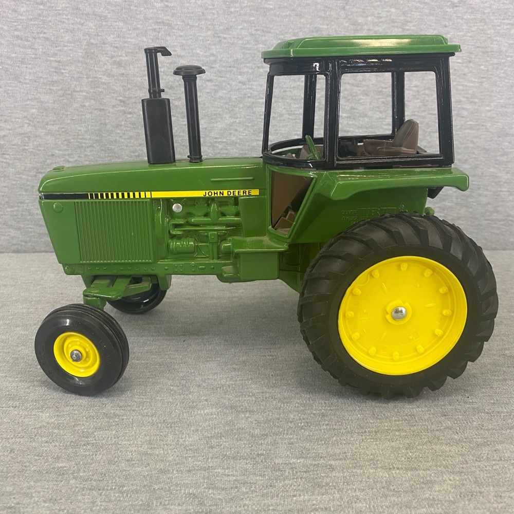 Vintage Ertl Diecast 1:16 Scale John Deere Row Crop Farm Tractor w/ Cab No Box - Picture 3 of 8